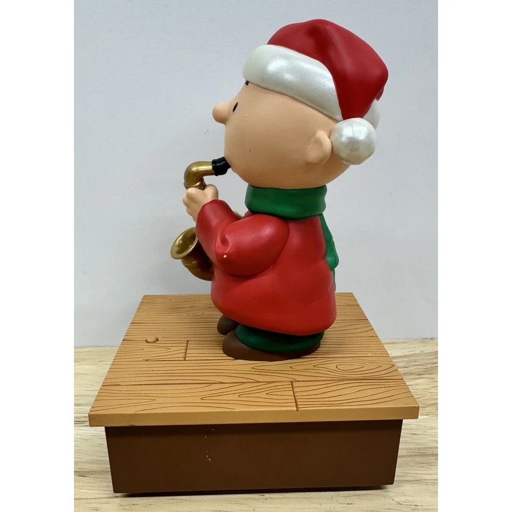 2011 Hallmark Peanuts Band Charlie Brown On Saxophone Tested Play Music & Move